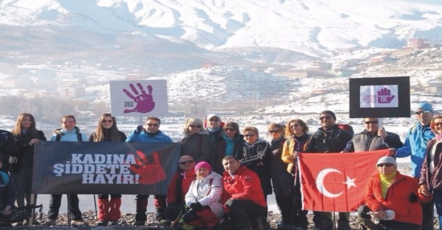 HASDAK KADINA ŞİDDETE HAYIR İÇİN YÜRÜDÜLER