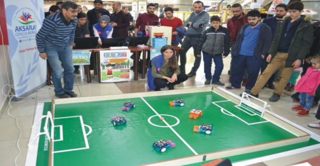 Robot futbol ligi görücüye çıktı