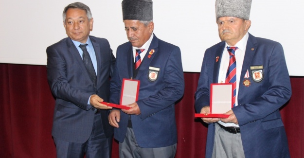 Kıbrıs Gazileri madalyalarını aldılar