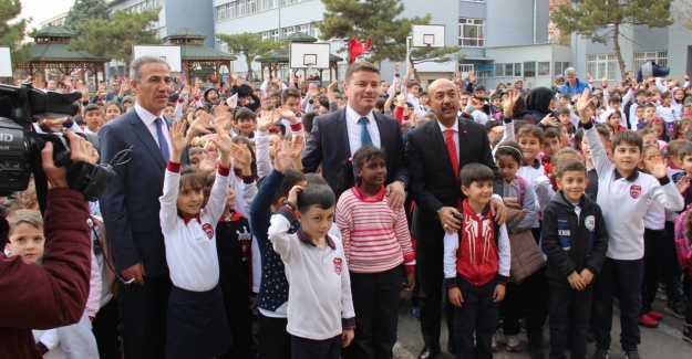 Kılıçarslan İlkokulu’nda Öğretmenler Günü Kutlandı