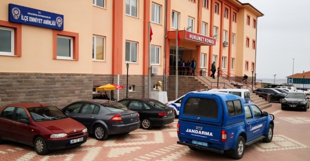 Genç polis yanlışlıkla annesini vurdu