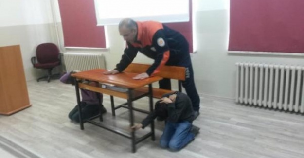 Öğrencilere afet bilinci eğitimi