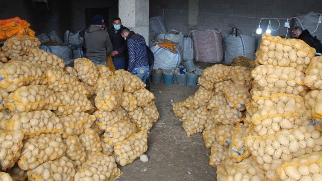 İl Valiliklerine sevk edilen patates ve soğanlar ihtiyaç sahiplerine bedelsiz dağıtılacaktır