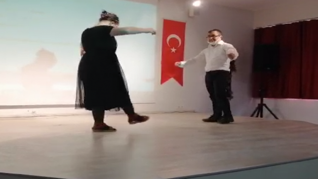 Özel çocuklardan Cumhuriyet Bayramı kutlaması