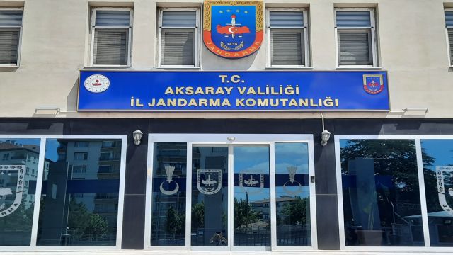 Jandarma, aranması bulunan şüphelileri yakaladı