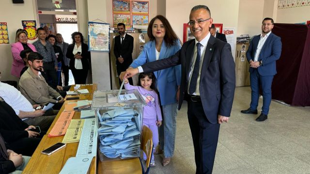 İYİ Parti Aksaray Belediye Başkanı Tuğrul Karacaer oyunu kullandı