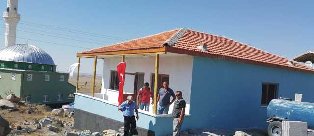 Deniz Feneri Ankara şubesi Aksaray’da bir aileyei ev yaparak sevindirdi
