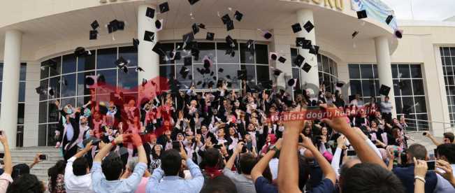 Mezuniyet Töreninde, Hüzün Ve Sevinç Bir Arada Yaşandı
