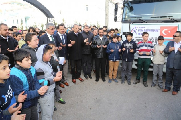 Öğrencilerden Bayırbucak Türkmenlerine destek