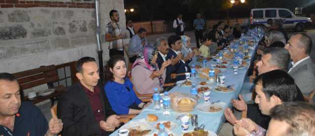 Başkan Polat Yetimler Haftasında Anlamlı İftar Verdi